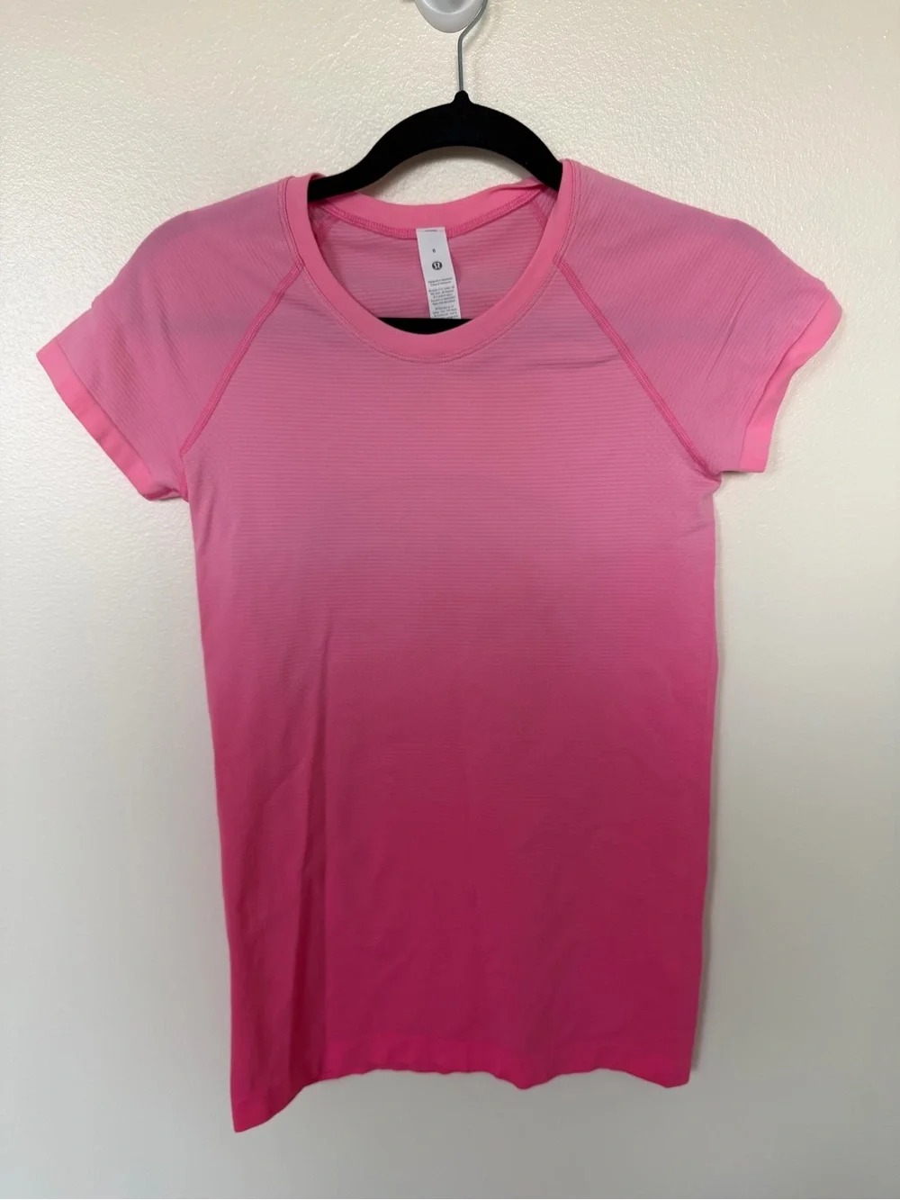 LULULEMON Swiftly Tech Short-Sleeve Shirt 2.0 in Ombré Dye Strawberry Multi